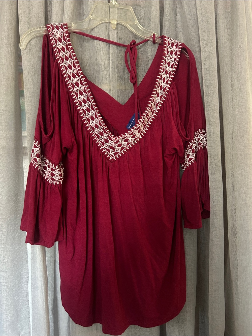 Simply Styled Wine Red Cold-Shoulder Embroidered V-Neck Tunic